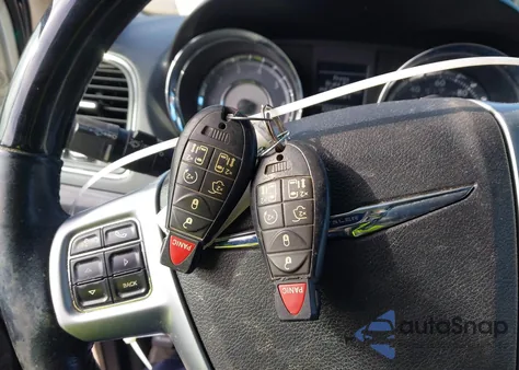 2012 Chrysler Town & Country Limited from USA, damaged, VIN 2C4RC1GG2CR107102